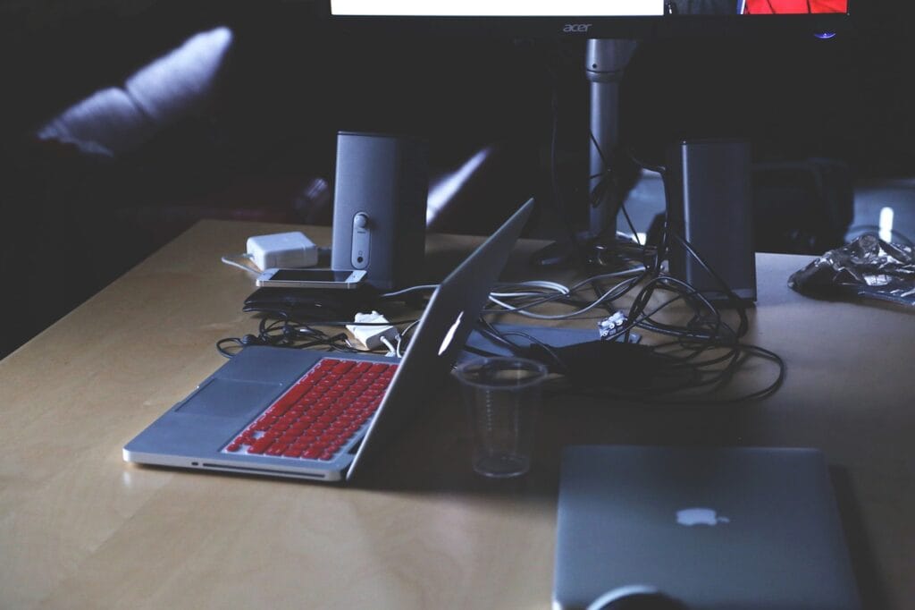 Top 5 kamer do monitoringu domu z funkcją AI