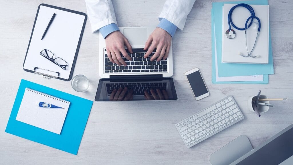 Minimalistyczne systemy operacyjne – nowy trend?